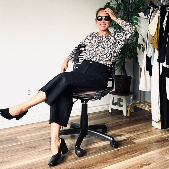 Cut Loose Lace Floral Blouse - Picture 9 of 14